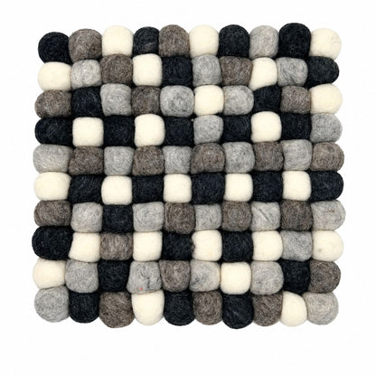 Individual de Mesa Quadrado em Bolas de Feltro – 20 cm, Cinzento Multicolorido